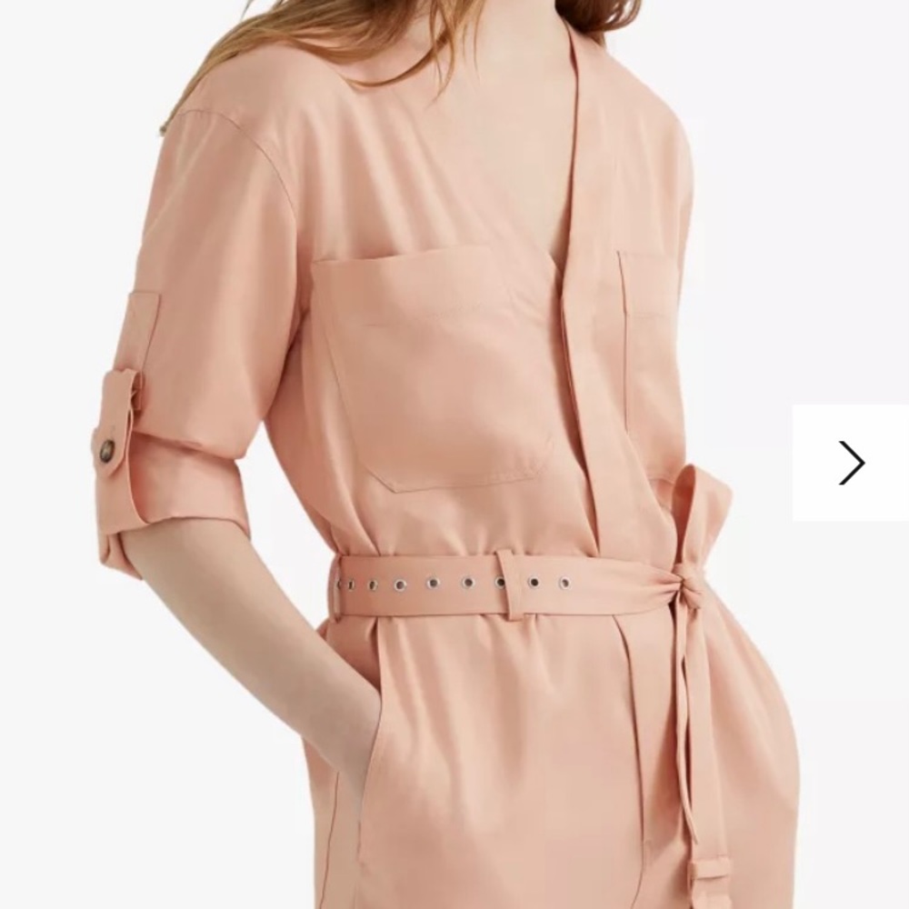 Club Monaco a modern, streamlined look.